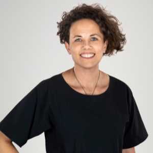 Caroline Samponaro - Feature